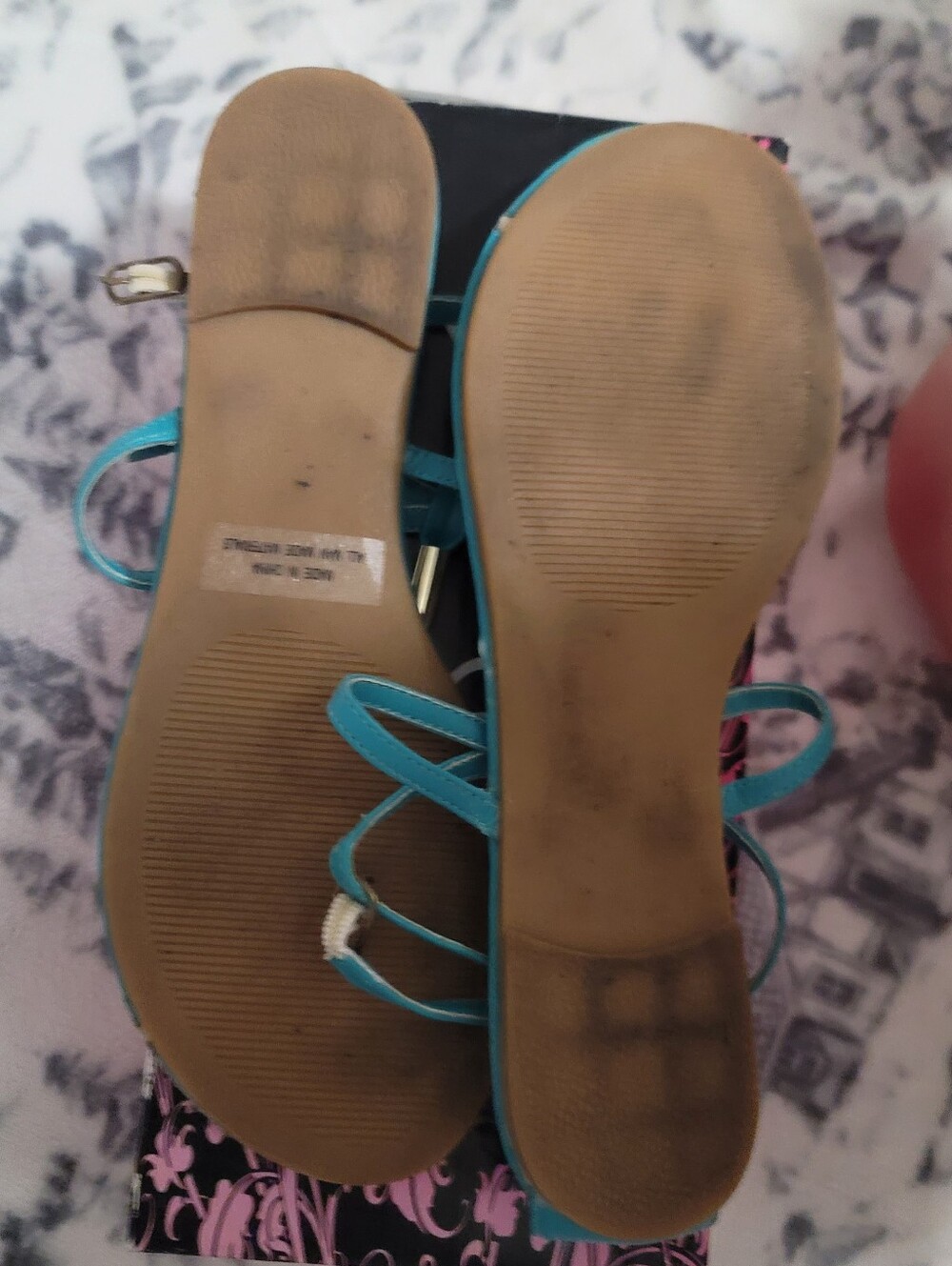 385 Fifth Teal T-Strap Women’s Sandals with Gold Accents Suze 7.5 - Picture 4 of 5